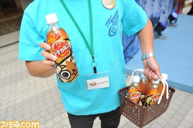 『モンスターハンター4G』発売日にセルレギオス＆フルフルが来襲！？　新宿・渋谷でイベントが開催中！【『MH4G』発売日リポート】_08