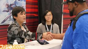 【プレゼントあり】SQEX野村哲也氏のサイン会が開催! アツい海外ファンが集合【海外ニュース】_03