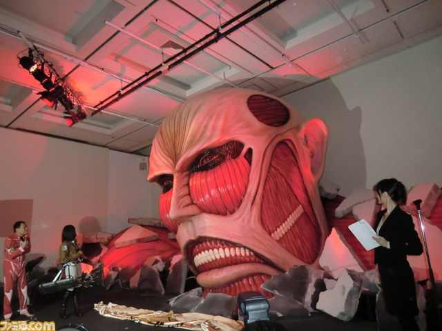 “進撃の巨人展”オープニングセレモニーの模様をリポート! ミカサに扮する吉木りささんと、巨人になった千原せいじさんがトーク_03