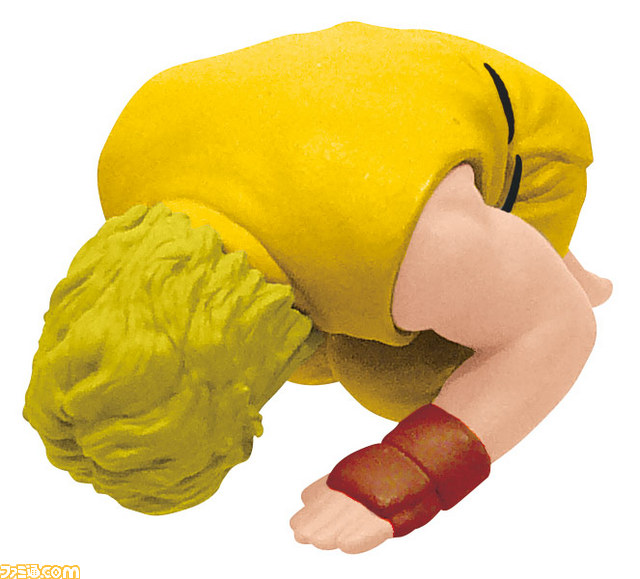 『ストリートファイターII』の土下座ストラップが2Pカラ―で再登場決定！　2015年3月中旬よりガチャガチャで発売開始_03