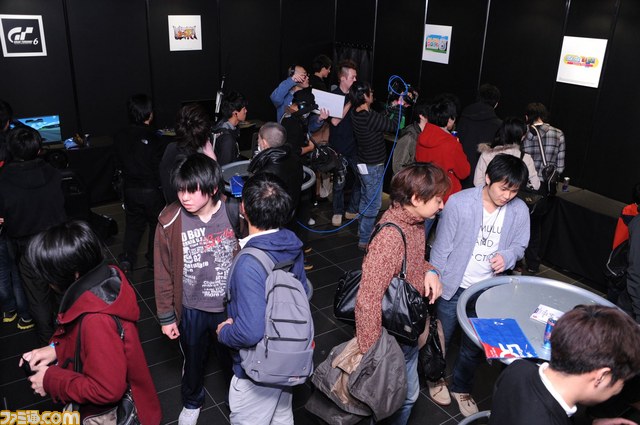 勝利の栄冠はどちらに！？　東西対抗ゲーミングイベント“Red Bull 5G 2014 FINALS”が開催_33