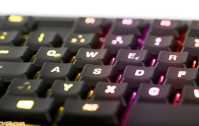SteelSeriesよりゲーミングキーボード“Apex M800 Customizable Mechanical Gaming Keyboard”が登場　薄型のキーで素早い入力が可能に_02