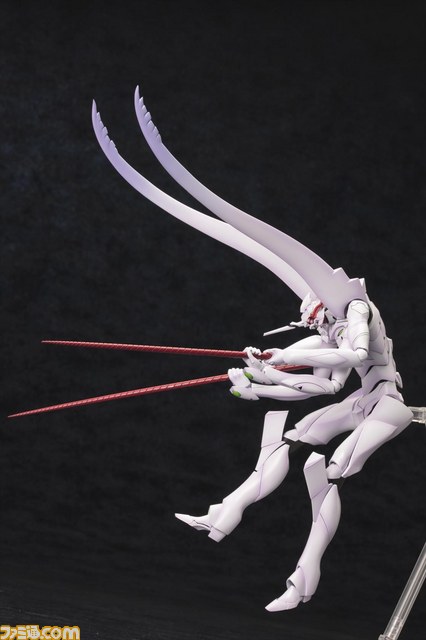 『ヱヴァンゲリヲン新劇場版:Q』に登場した“エヴァンゲリオン第13号機 疑似シン化第3＋形態（推定）”がプラモデル化_10