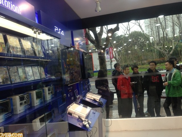 PS4、PS Vitaが中国で発売開始――ローンチイベントは行列ができる盛況に、『ギルティギア』Disc版の中国発売も発表_03
