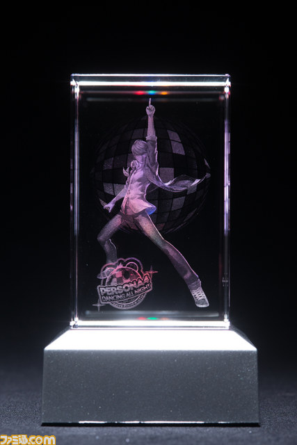 『ペルソナ4 ダンシング・オールナイト ファミ通DXパック』描き下ろしA2タペストリー、バンダナなどオリジナルグッズのデザインを公開！_04