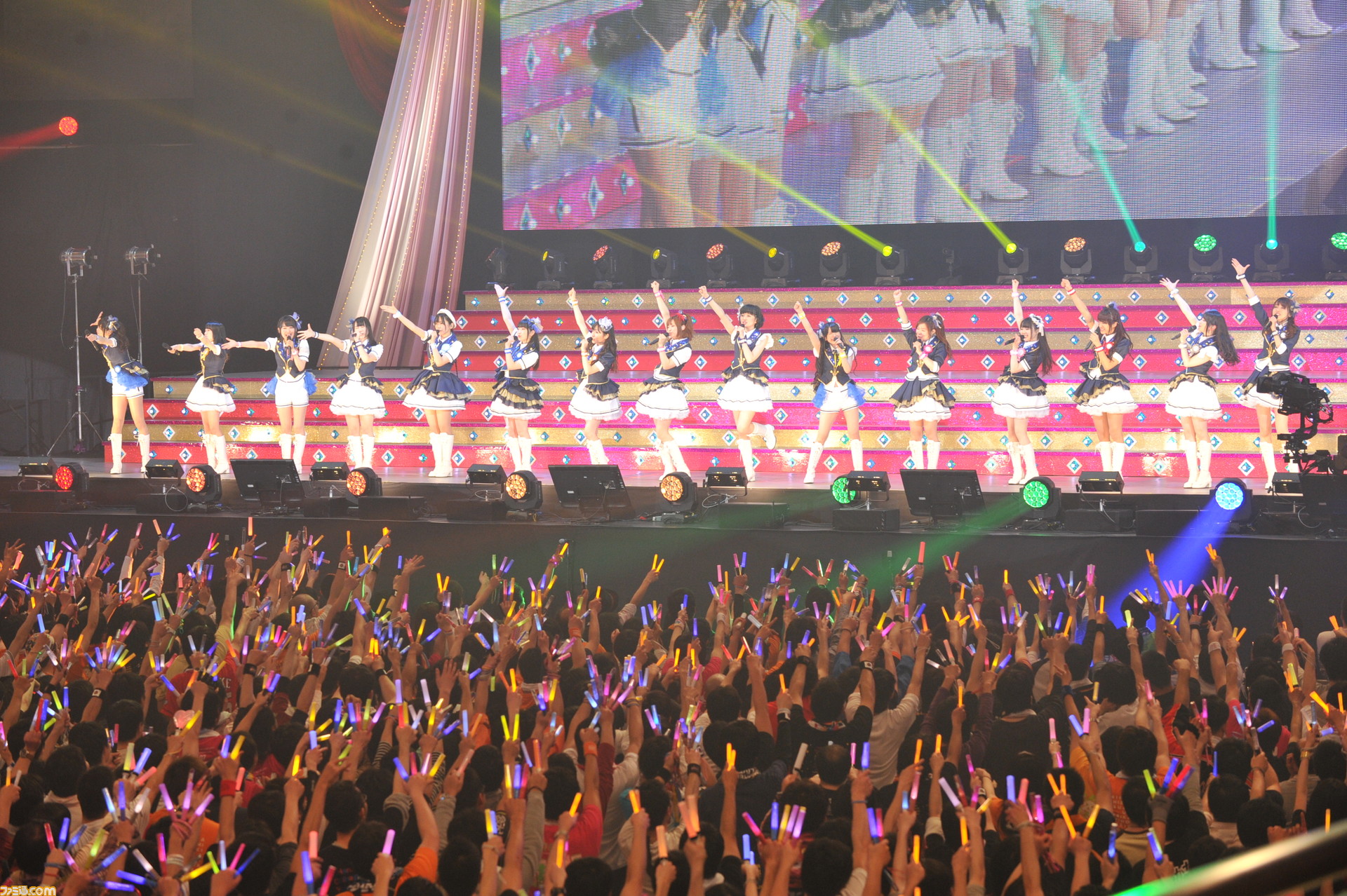 ひと回りもふた回りも大きくなったアイドルたちがプロデューサーを魅了 アイマス ミリオンライブ 2ndライブday1リポート ファミ通 Com ひと回りもふた回りも大きくなったアイドルたちがプロデューサーを魅了 アイマス ミリオンライブ 2ndライブday1リポート ファミ通 Com
