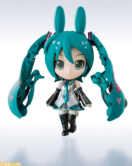 超合金の初音ミクが乗用玩具“ロディ”に完全変形する新商品が登場　5月30日と31日に秋葉原で開催の“魂の夏コレ 2015”にてお披露目_07