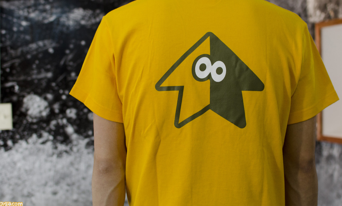 スプラトゥーン イカたちが着用しているtシャツや マリオをモチーフにしたデニムcapが The King Of Games から登場 ファミ通 Com スプラトゥーン イカたちが着用しているtシャツや マリオをモチーフにしたデニムcapが The King Of Games から登場 ファミ通 Com