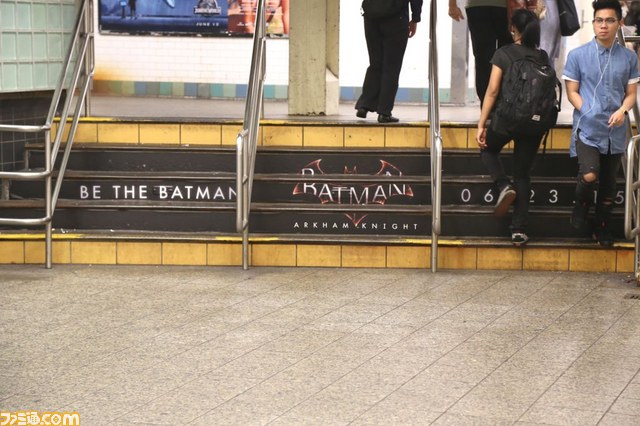 『バットマン：アーカム・ナイト』がNYタイムズスクエアをジャック！　PS4刻印モデルも発売決定_09