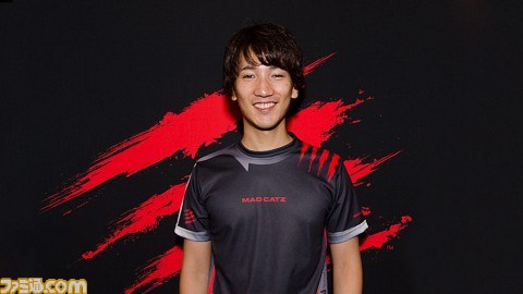 マッドキャッツ、東京ゲームショウ2015でカプコンプロツアー認定プレミア大会“ウルトラストリートファイターIV 日本大会”を開催_01