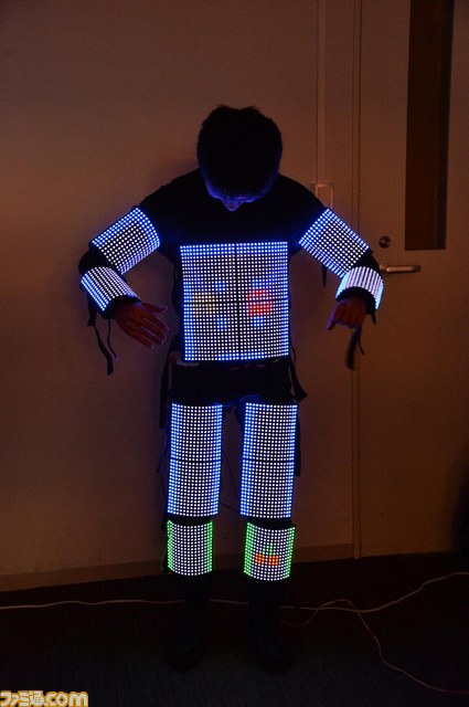 全身ディスプレイ型“ゲーミング・スーツ”で『パックマン』を遊んできた！　手足を動かしてパックマンの道を作れ【CEDEC 2015】_01