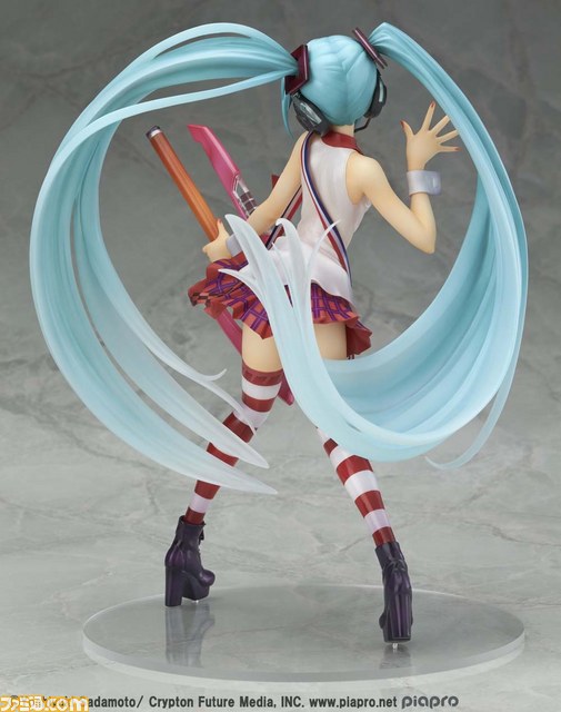 貞本義行氏描き下ろしの初音ミクがスケールフィギュア化！_05