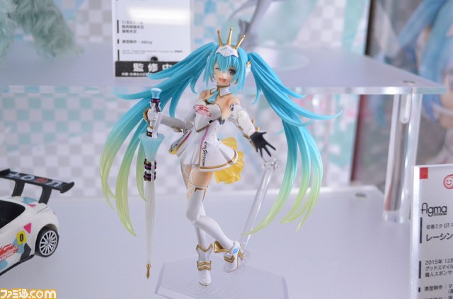 “ねんどろいど 重音テト”の彩色原型ほか、多数の新作フィギュアを展示している“マジカルミライ 2015”グッスマブースに注目_02