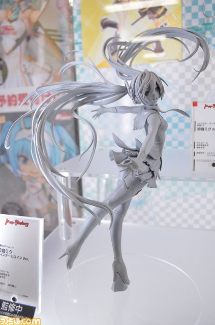 “ねんどろいど 重音テト”の彩色原型ほか、多数の新作フィギュアを展示している“マジカルミライ 2015”グッスマブースに注目_05