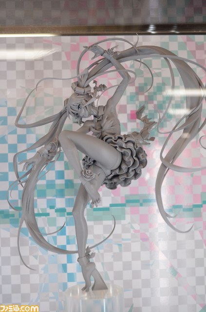 “ねんどろいど 重音テト”の彩色原型ほか、多数の新作フィギュアを展示している“マジカルミライ 2015”グッスマブースに注目_06