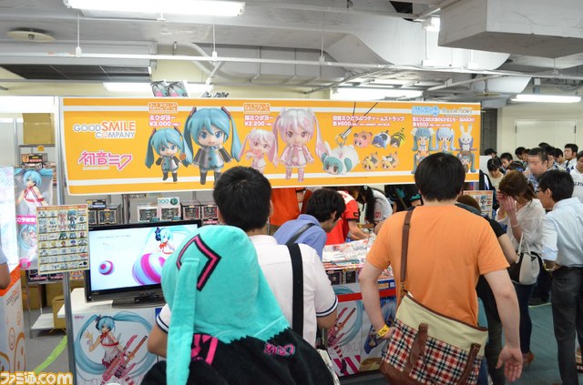 “ねんどろいど 重音テト”の彩色原型ほか、多数の新作フィギュアを展示している“マジカルミライ 2015”グッスマブースに注目_12
