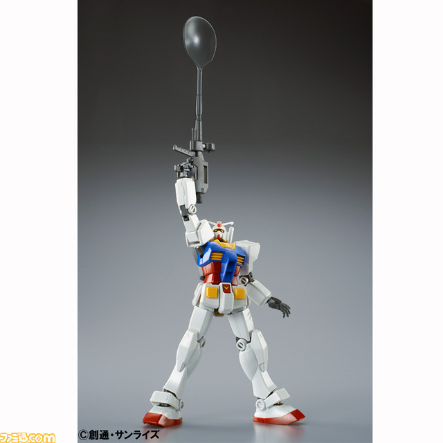 ガンプラ生誕35周年　“スプーン・フォーク型武器”装備の限定ガンプラが付属した“ガンプラ 第1号”仕様のケーキが登場！_06