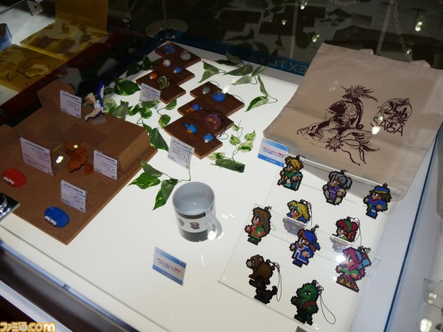 ホール9～11のスクウェア・エニックス物販ブースの見どころは？【TGS2015】_22