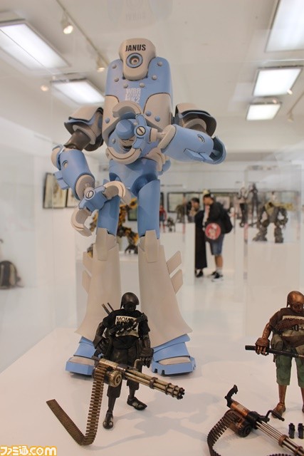 『メタルギア』シリーズのアートワークを手掛けたアシュレイ・ウッド氏の作品を展示　ThreeAのアート＆トイ展示会“JAPAN VENTURE”フォトリポート_08