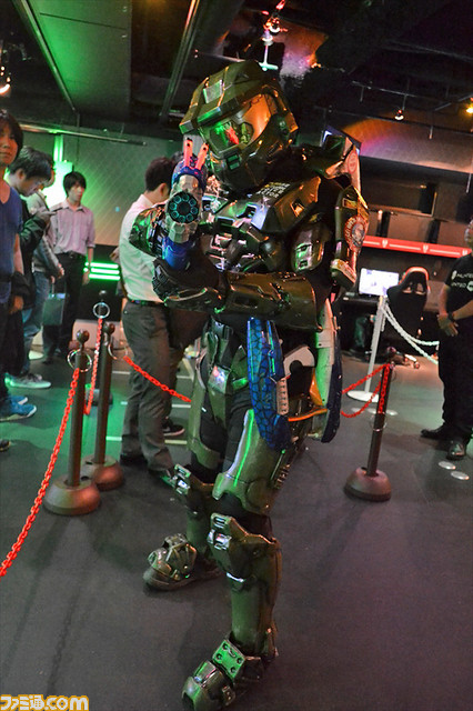 『Halo 5: Guardians』の前夜祭にてカウントダウンで発売を祝福　日本一を決めるオンライントーナメントの開催も発表へ_02