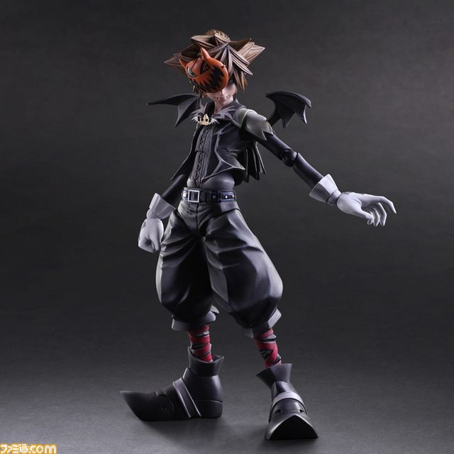 キングダム ハーツii よりハロウィンタウン衣装のソラと成長した姿のリクがフィギュアになって登場 ファミ通 Com