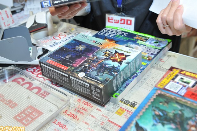 『モンスターハンタークロス』新宿ビックロで発売記念イベント開催！　井上聡さん、武井壮さんとファンたちが発売をお祝い【『MHX』発売日リポート】 _26