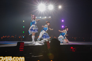 華々しい舞踏会が開演! 『アイマス シンデレラガールズ』3rdライブday1リポート_10