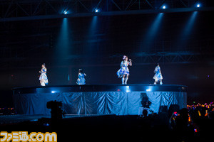 プロデューサーもアイドルも会場全員の“笑顔”が溢れる舞踏会に! 『アイマス シンデレラガールズ』3rdライブday2リポート_16