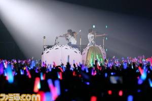 プロデューサーもアイドルも会場全員の“笑顔”が溢れる舞踏会に! 『アイマス シンデレラガールズ』3rdライブday2リポート_40