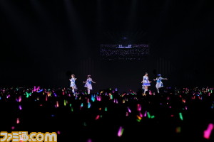 プロデューサーもアイドルも会場全員の“笑顔”が溢れる舞踏会に! 『アイマス シンデレラガールズ』3rdライブday2リポート_81