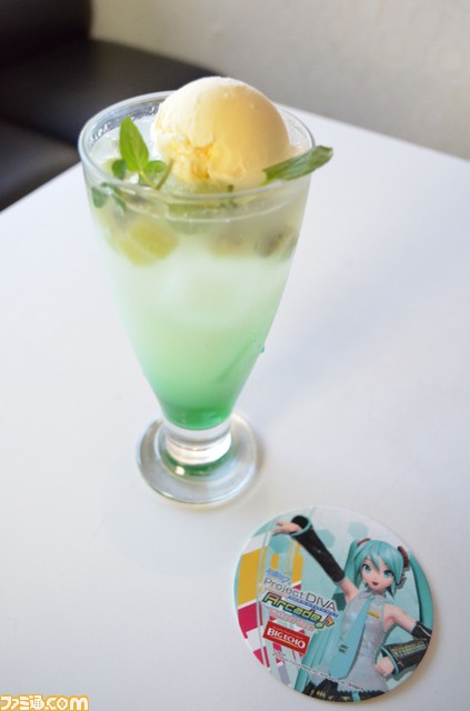 壁にもテーブルにもミクさんが！　“SEGA feat. HATSUNE MIKU Project”とビッグエコー秋葉原駅前店のコラボルームに行ってきた_18