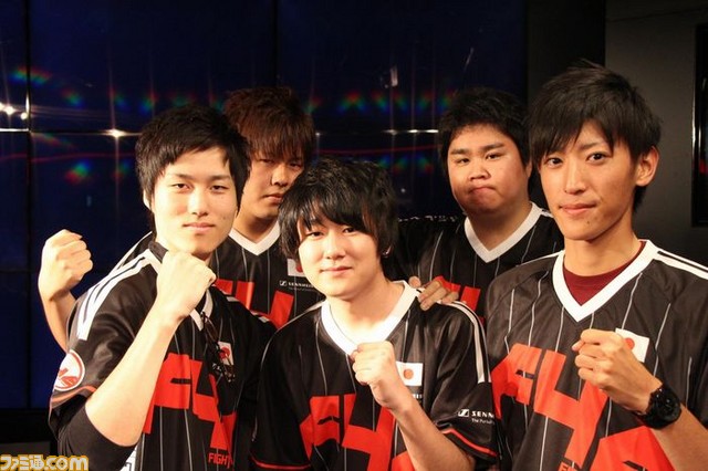 『Alliance of Valiant Arms』 国際大会“AWC2015”決勝戦当日の“ハズレなし”大抽選会の内容が公開_08