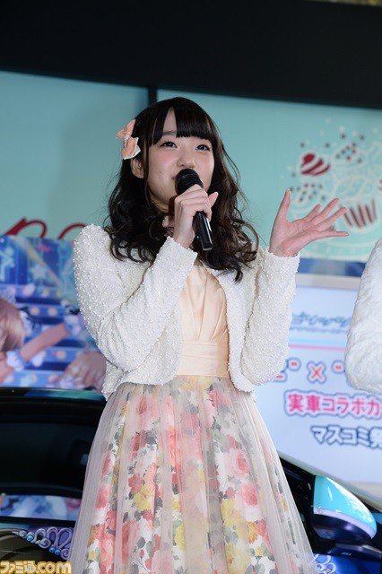 大橋彩香さん、福原綾香さんもコラボカーのクオリティーに大興奮！　『ドリスピ』×『デレステ』実写コラボカーマスコミ発表会リポート_04