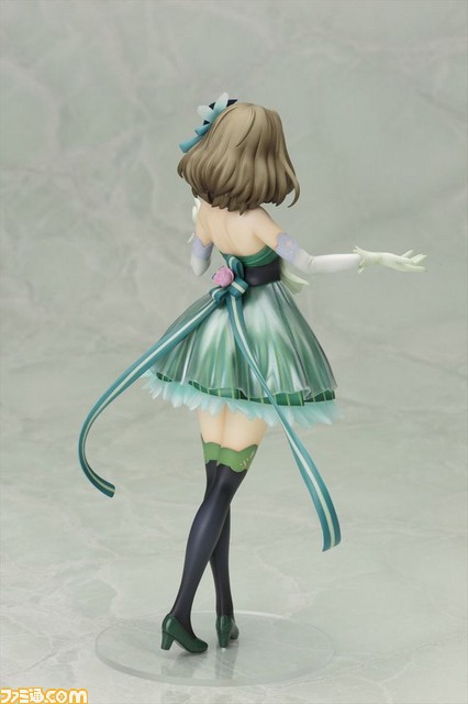 『アイドルマスター シンデレラガールズ』高垣楓がアイドル衣装でフィギュア化！_03