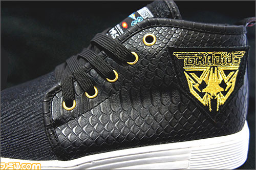 『グラディウス』生誕30年記念商品の第2弾スニーカー“Game Master 80”（エビテン限定特典付）が発売決定_05