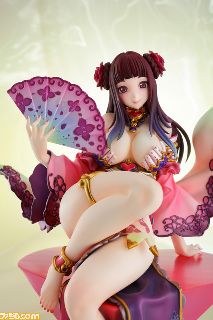 プレゼントあり】『三国志大戦TCG』より“何太后”がフィギュア化