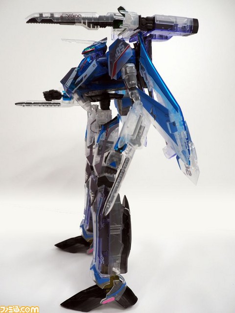 テレビアニメ『マクロスΔ』 プレミアムバンダイ＆バンダイビジュアルクラブの特装限定版全巻購入特典はハヤテ搭乗機のクリアカラーバージョン！_08