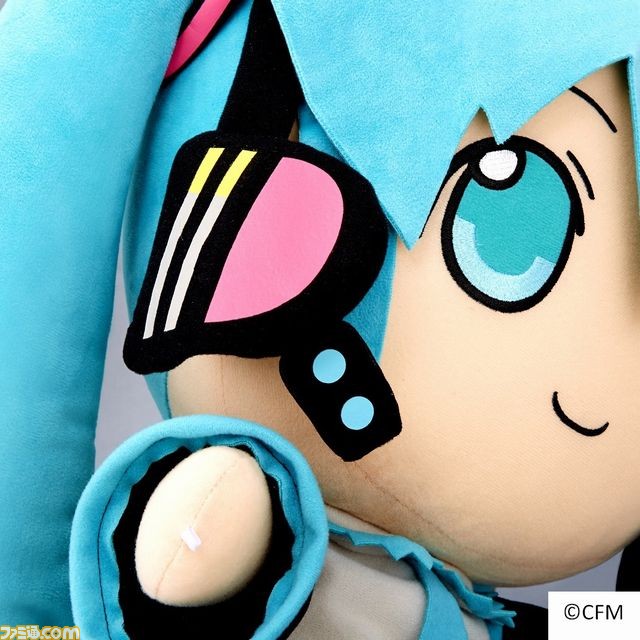 初音ミクがPC作業の疲れを癒やす“ぬいぐるみ型クッション”になって限定発売！_03