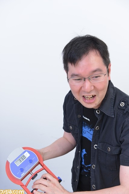 鈴木拓さん、あやみ旬果さん、高木Pが編集部にやってきた！ 男性はお色気で本当にパワーアップするのか!?_09