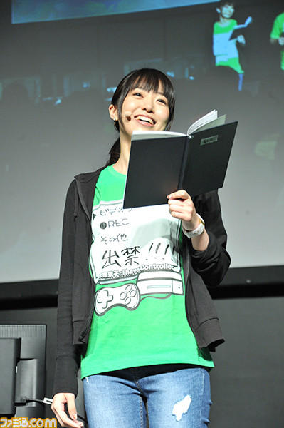 今井麻美さん、原由実さん、青木瑠璃子さんが来場者とゲーム対決! ファミ通フェス2016 声優チャンネルステージリポート_08