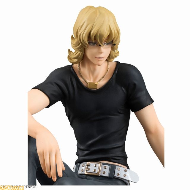 『TIGER ＆ BUNNY』バーナビーがアンダーウェアでくつろぐ姿を手のひらサイズで立体化_02