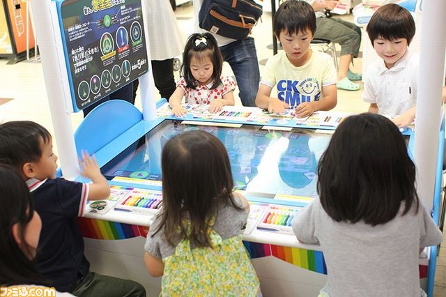 『らくがきカードバトル撃墜王』全国のアミューズメント施設ほかで本日稼働開始！_02