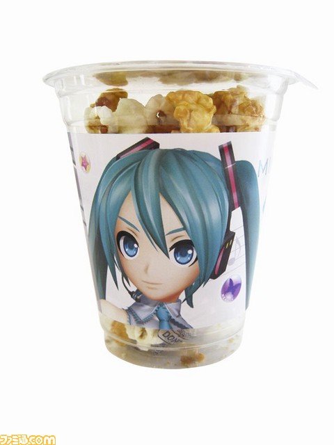 『初音ミク -プロジェクト ディーヴァ- X HD』が“Doc Popcorn”とコラボした限定パッケージがヨドバシAkiba店で8月25日より発売_07