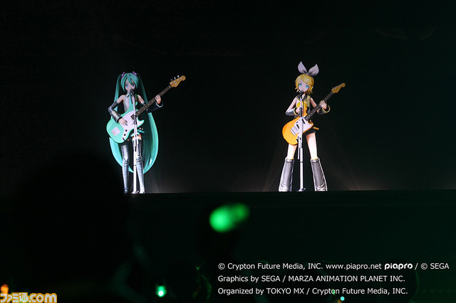 初音ミクの軌跡と未来を示す――ライブと企画展でにぎわった“初音ミク「マジカルミライ 2016」”リポート_32