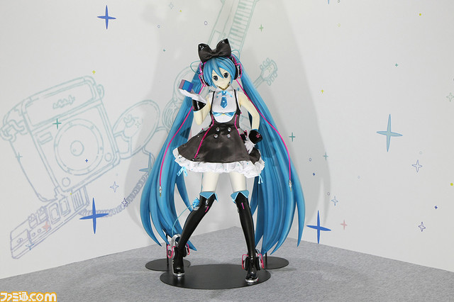初音ミクの軌跡と未来を示す――ライブと企画展でにぎわった“初音ミク「マジカルミライ 2016」”リポート_01