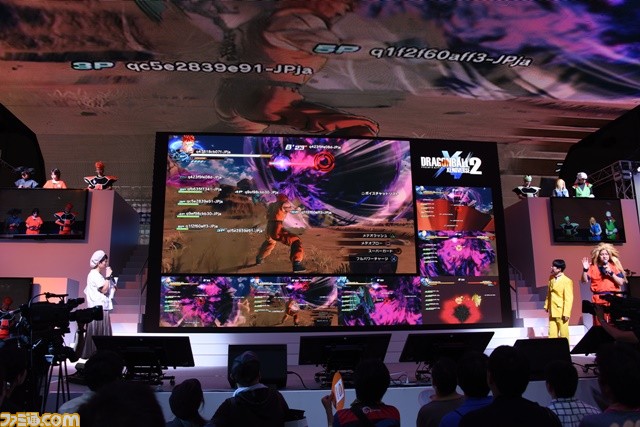 『ドラゴンボール ゼノバース2』ステージで初の6人協力プレイを披露！　ダンディ坂野さんが“ゲッツ”で操気弾【TGS 2016】_12