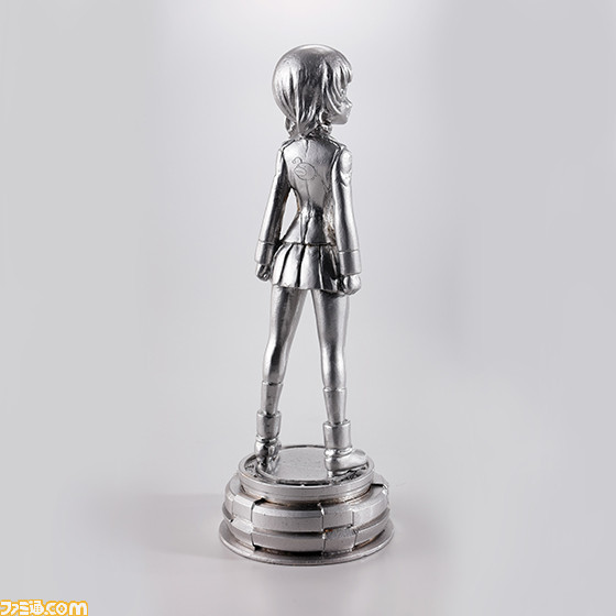 劇場版『ガルパン』“西住みほ”の戦車上に凛と立つ姿がフルメタル製のフィギュアに！_05