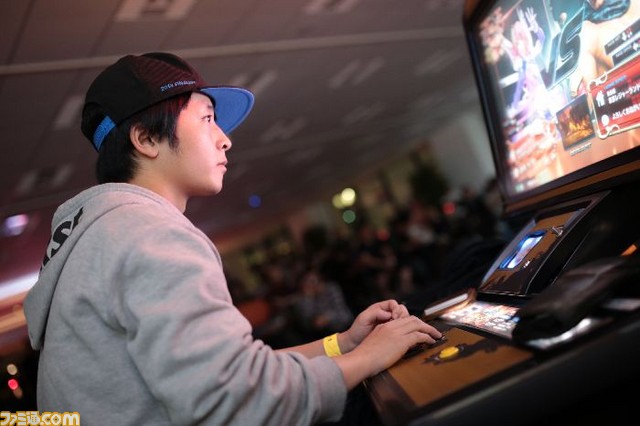 『鉄拳7FR』の公式賞金制大会“THE KING OF IRON FIST TOURNAMENNT 2016”の“TOKYO ROUND”をリポート_45