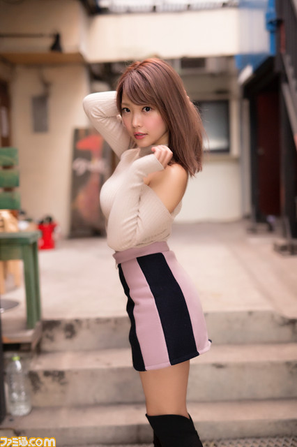 Jaepo2017のカプコンブースに 神スイング 稲村亜美と シンガーソン