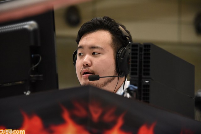 撃ち合いに勝るのは戦術だ! “レインボーシックス シージ国内最強決定戦”オフライン決勝リポート_09